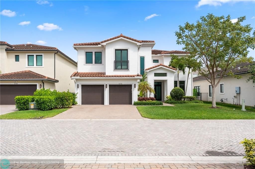 Recently Sold: $2,350,000 (5 beds, 4 baths, 4006 Square Feet)