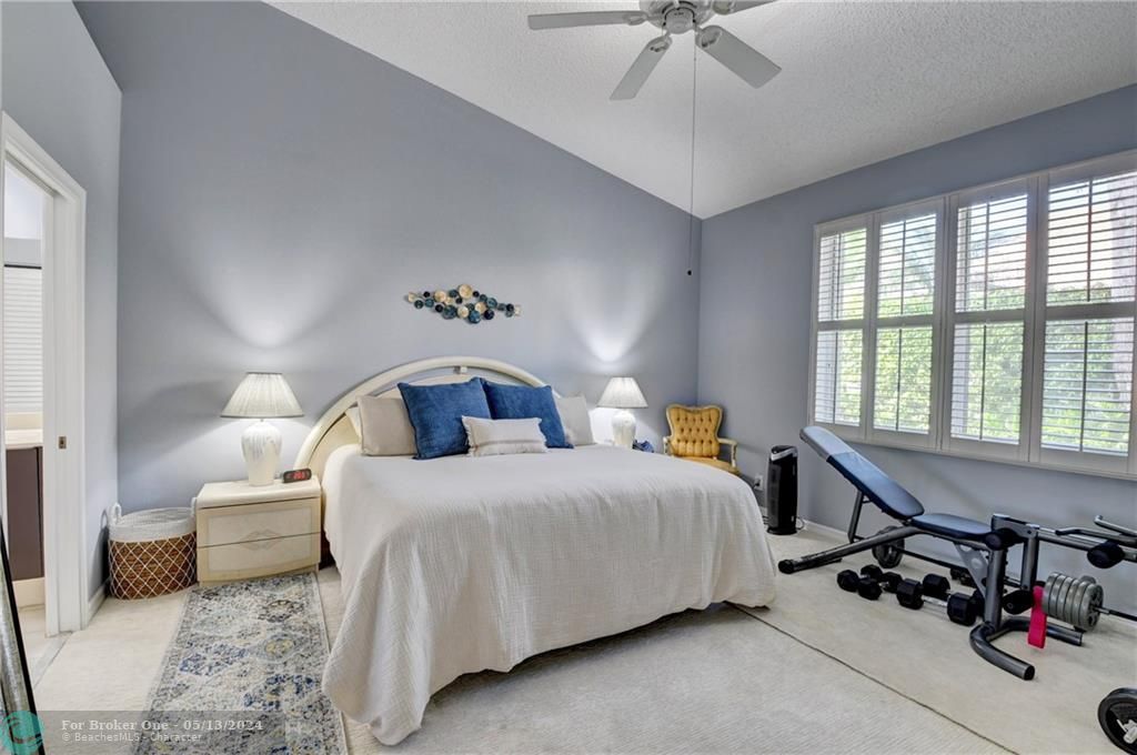 Recently Sold: $410,000 (2 beds, 2 baths, 1573 Square Feet)