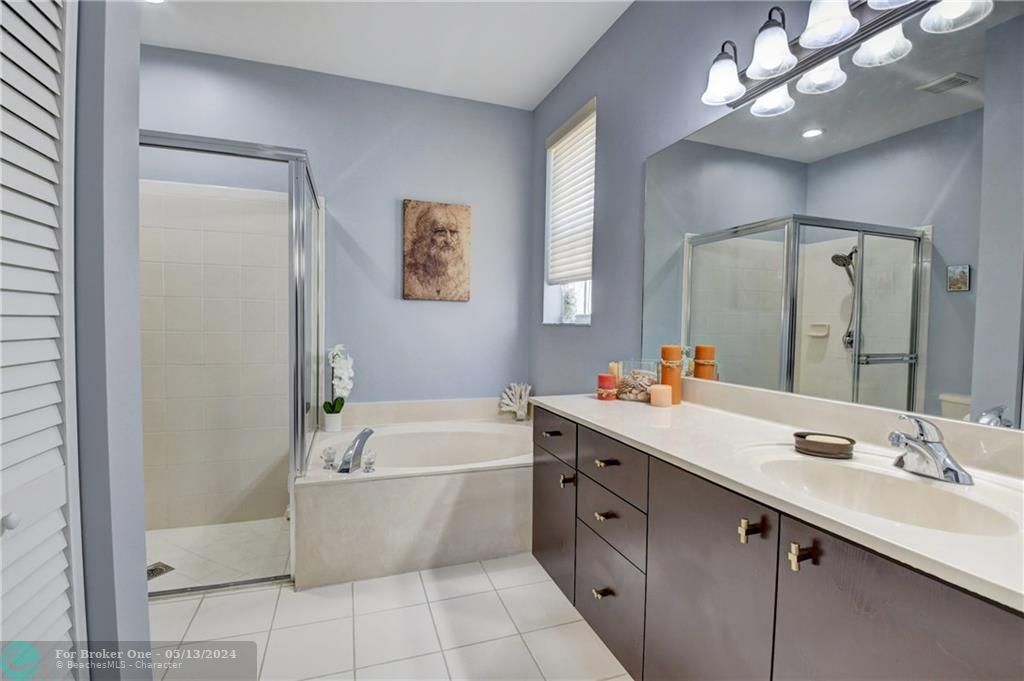 最近售出: $410,000 (2 贝兹, 2 浴室, 1573 平方英尺)