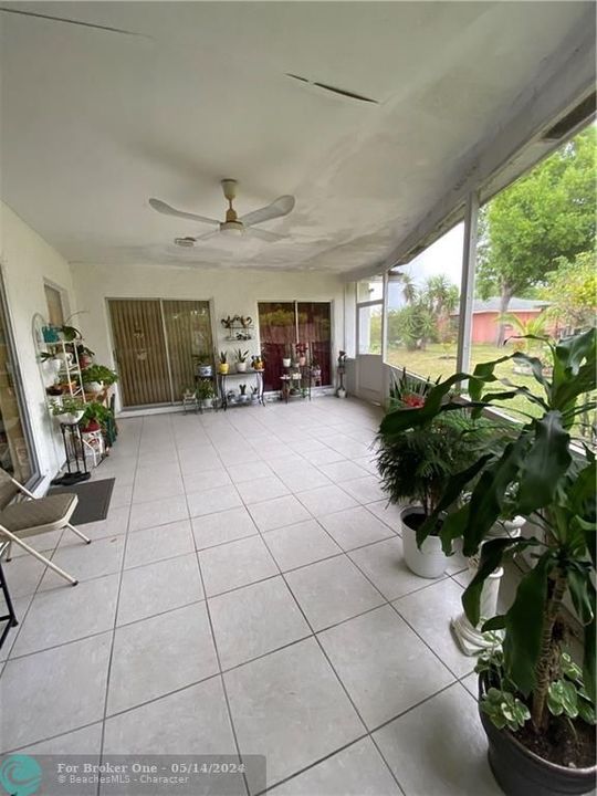 Recently Sold: $360,000 (2 beds, 2 baths, 1294 Square Feet)