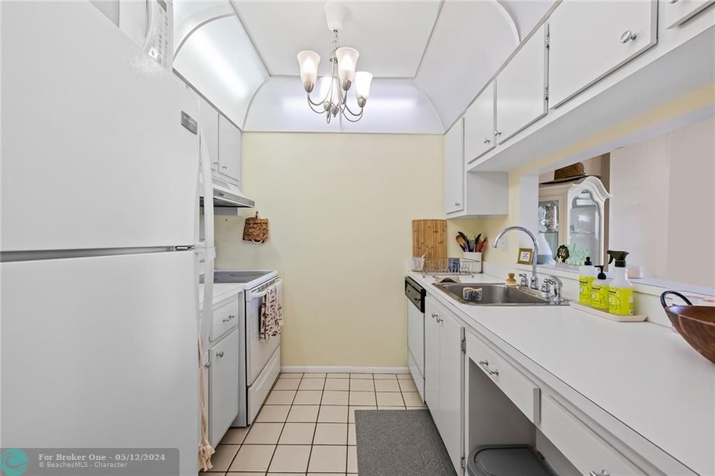 Recently Sold: $190,000 (1 beds, 1 baths, 630 Square Feet)