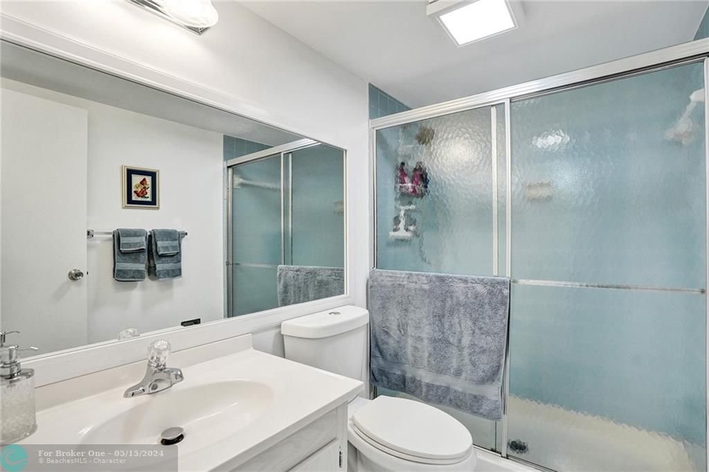 最近售出: $145,000 (2 贝兹, 2 浴室, 960 平方英尺)