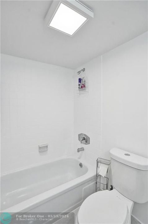 最近售出: $145,000 (2 贝兹, 2 浴室, 960 平方英尺)