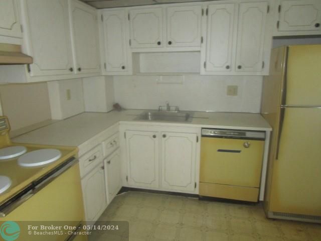 Recently Sold: $100,000 (1 beds, 1 baths, 730 Square Feet)