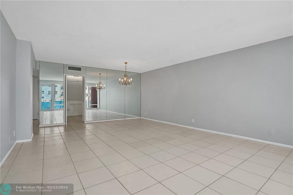 Recently Sold: $475,000 (1 beds, 1 baths, 1054 Square Feet)