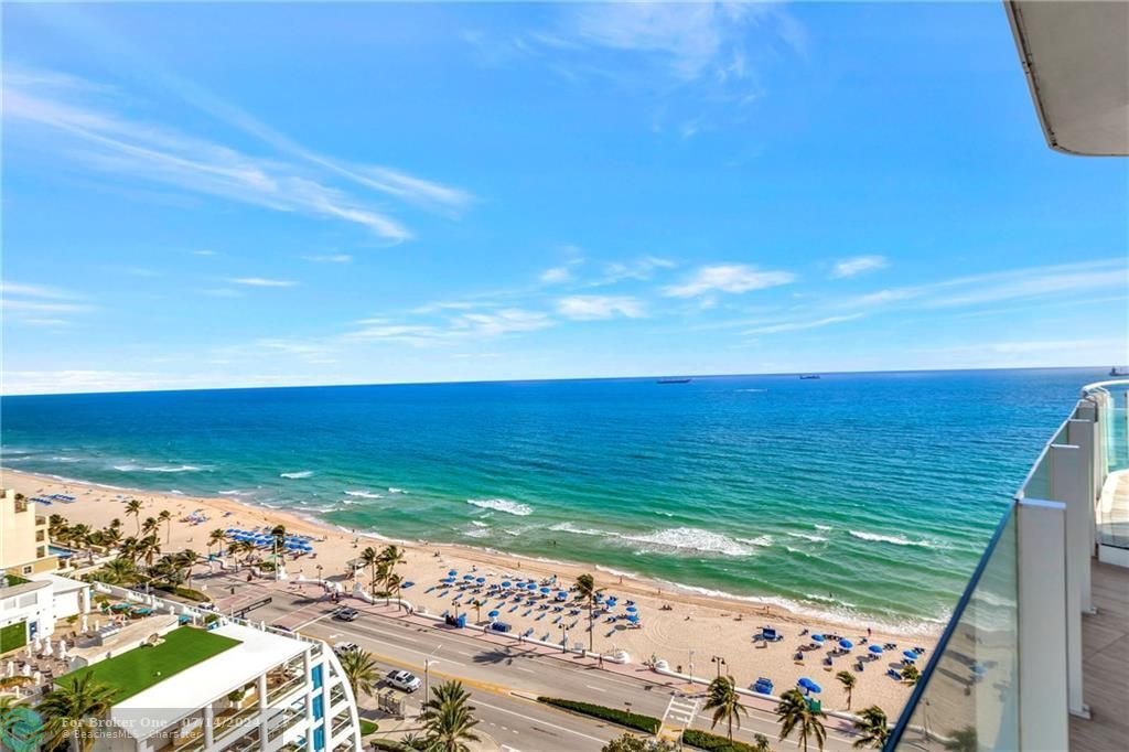 Recently Sold: $4,950,000 (2 beds, 2 baths, 2027 Square Feet)