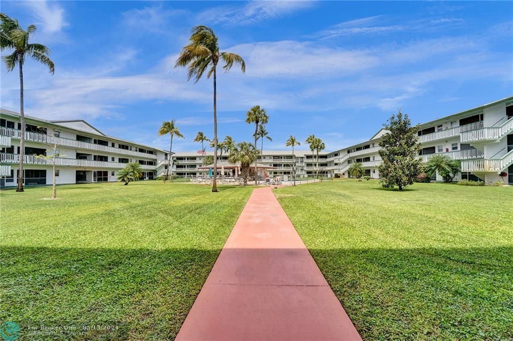 Recently Sold: $209,000 (2 beds, 2 baths, 945 Square Feet)