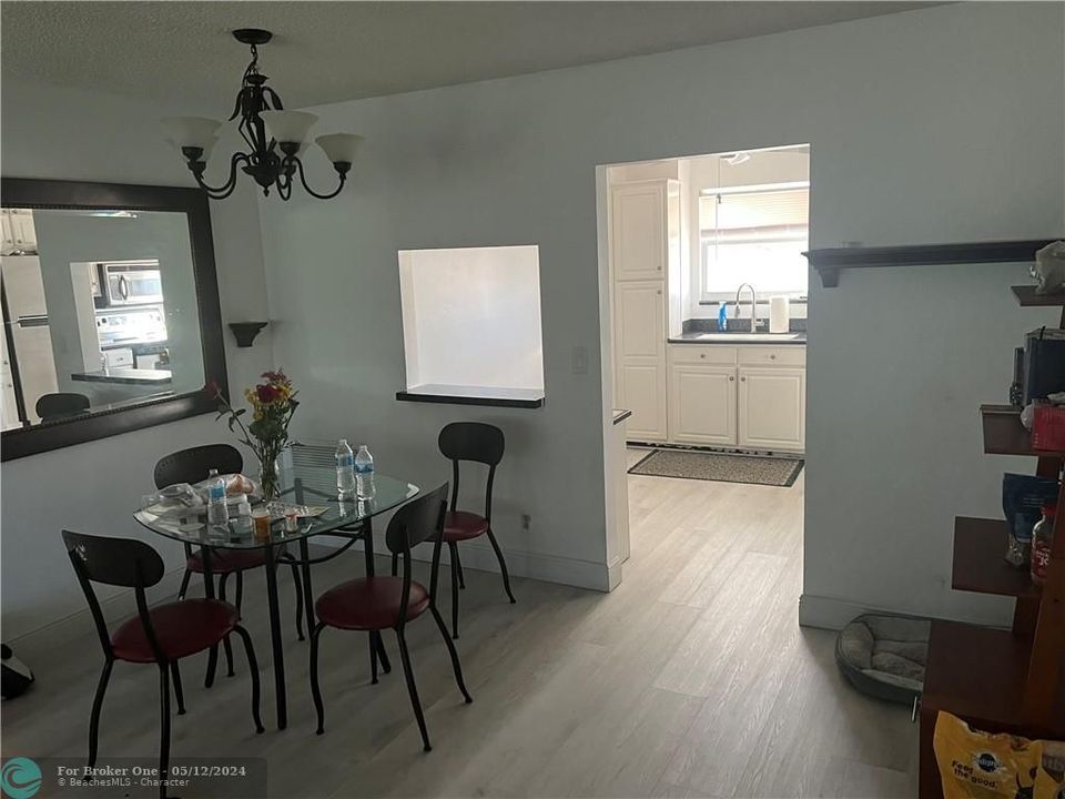 Recently Sold: $229,900 (2 beds, 1 baths, 843 Square Feet)