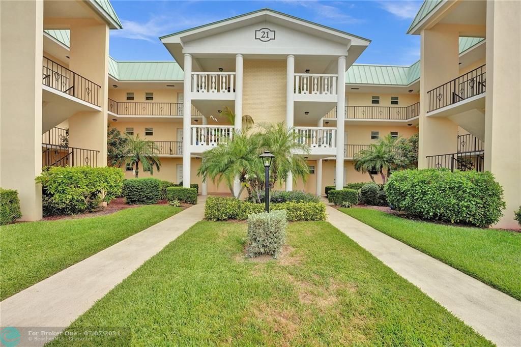 Recently Sold: $272,000 (2 beds, 2 baths, 1200 Square Feet)