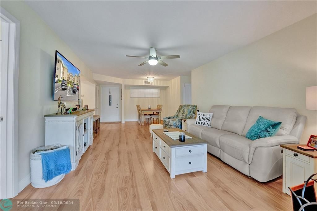 Recently Sold: $272,000 (2 beds, 2 baths, 1200 Square Feet)