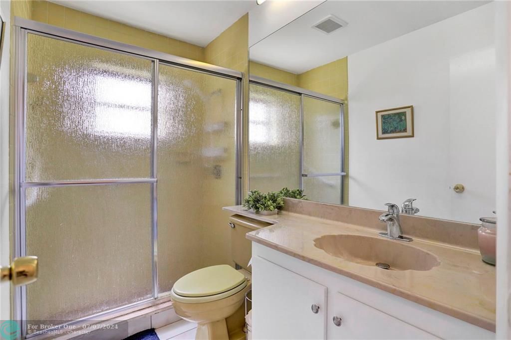 最近售出: $369,900 (2 贝兹, 2 浴室, 1563 平方英尺)