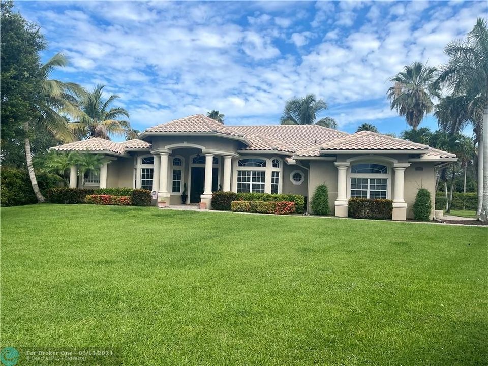 Recently Sold: $1,075,000 (4 beds, 3 baths, 2669 Square Feet)