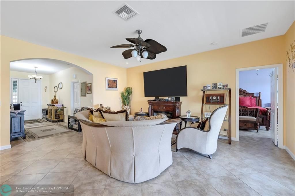 Recently Sold: $519,900 (3 beds, 2 baths, 1815 Square Feet)