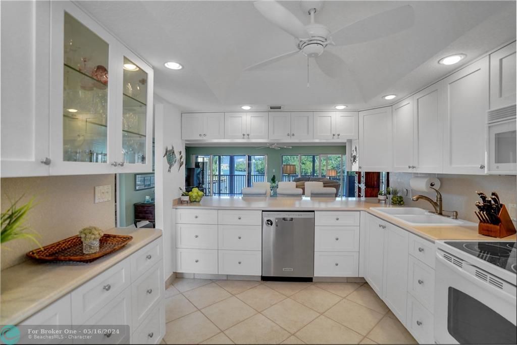 Recently Sold: $675,000 (3 beds, 2 baths, 1816 Square Feet)