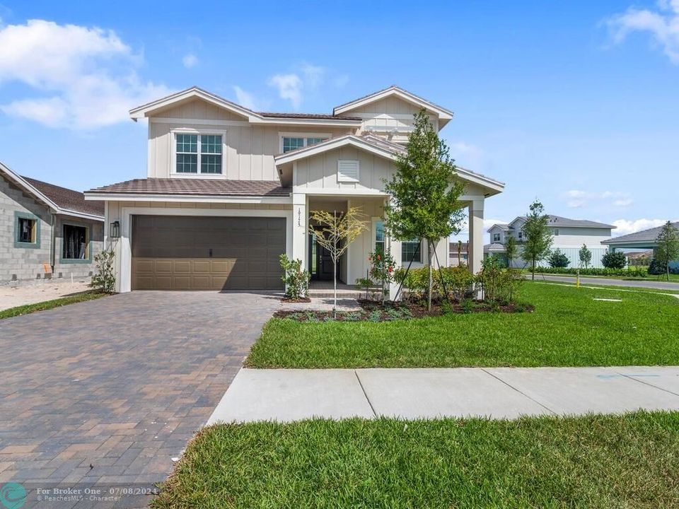 Recently Sold: $732,900 (4 beds, 3 baths, 2400 Square Feet)