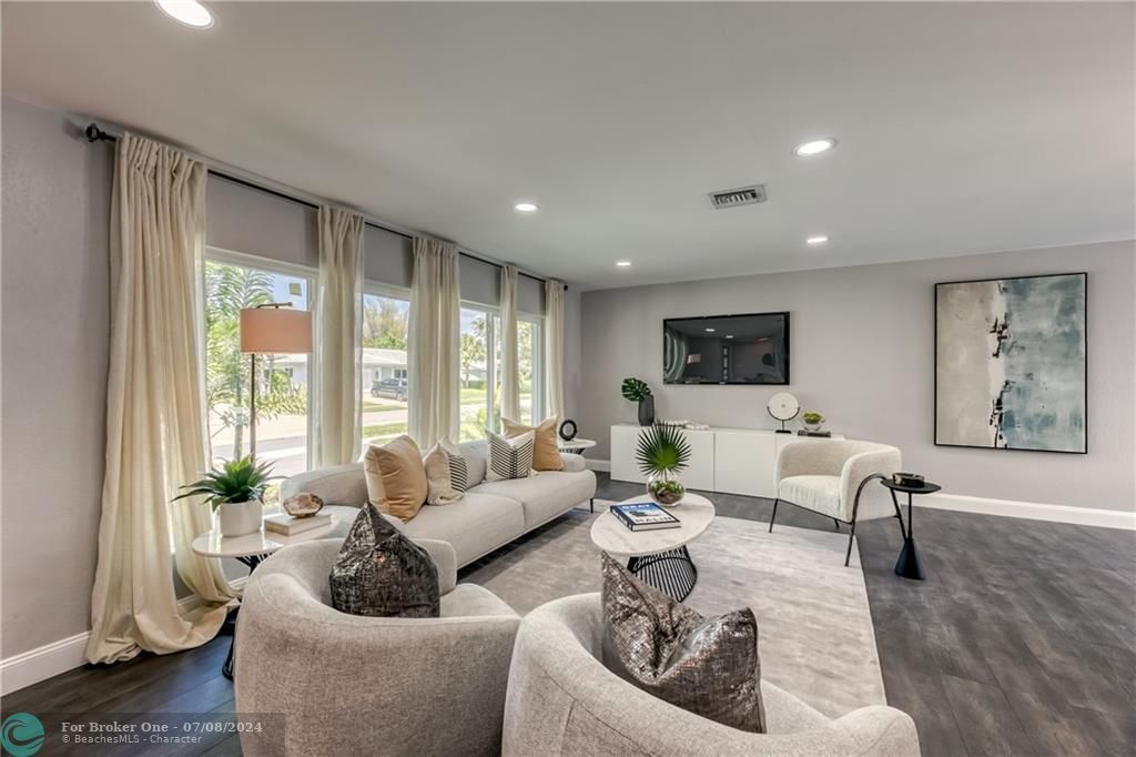 Recently Sold: $1,299,999 (4 beds, 2 baths, 1938 Square Feet)