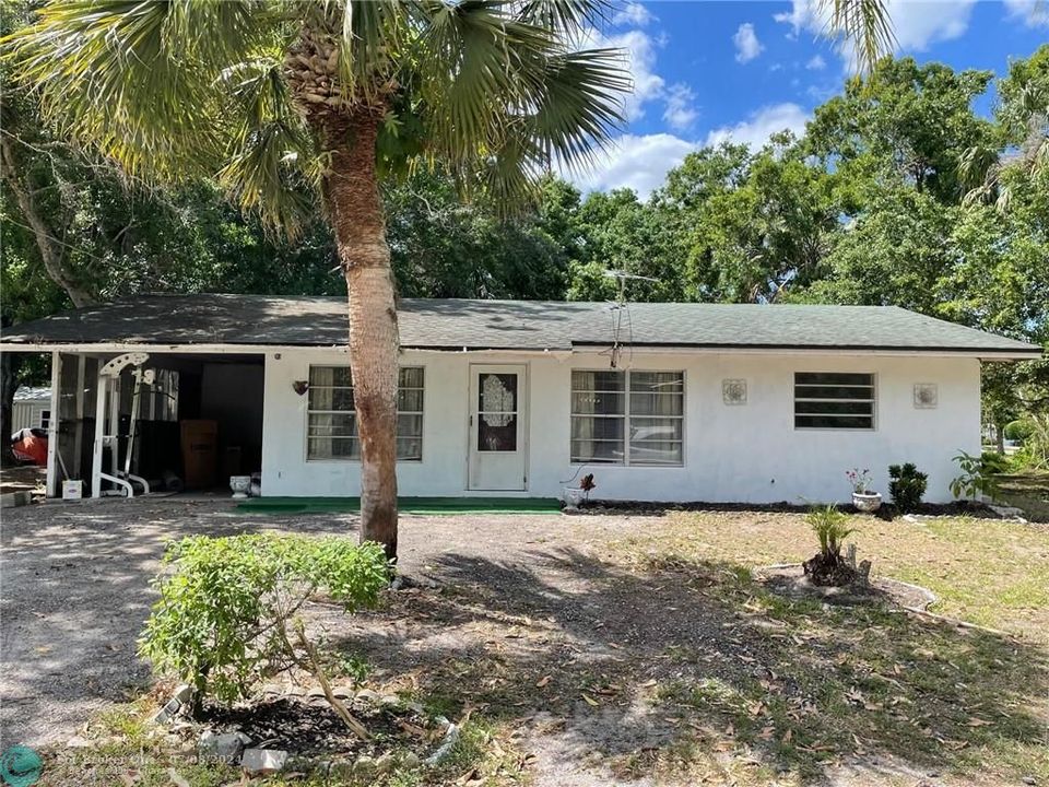 Recently Sold: $180,000 (3 beds, 1 baths, 962 Square Feet)