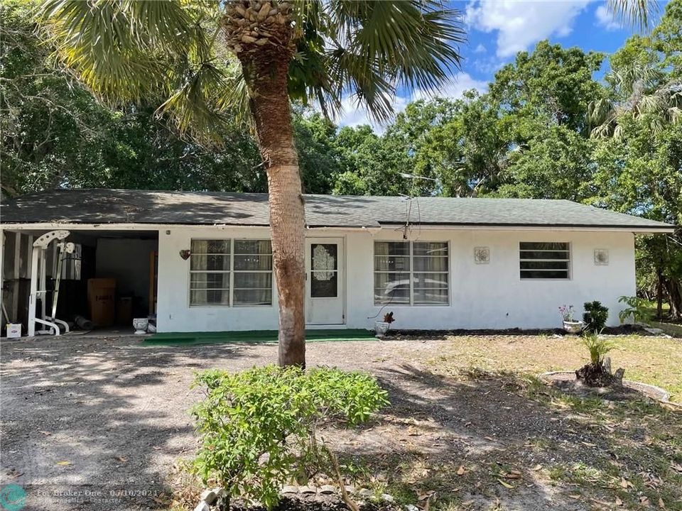 Recently Sold: $180,000 (3 beds, 1 baths, 962 Square Feet)