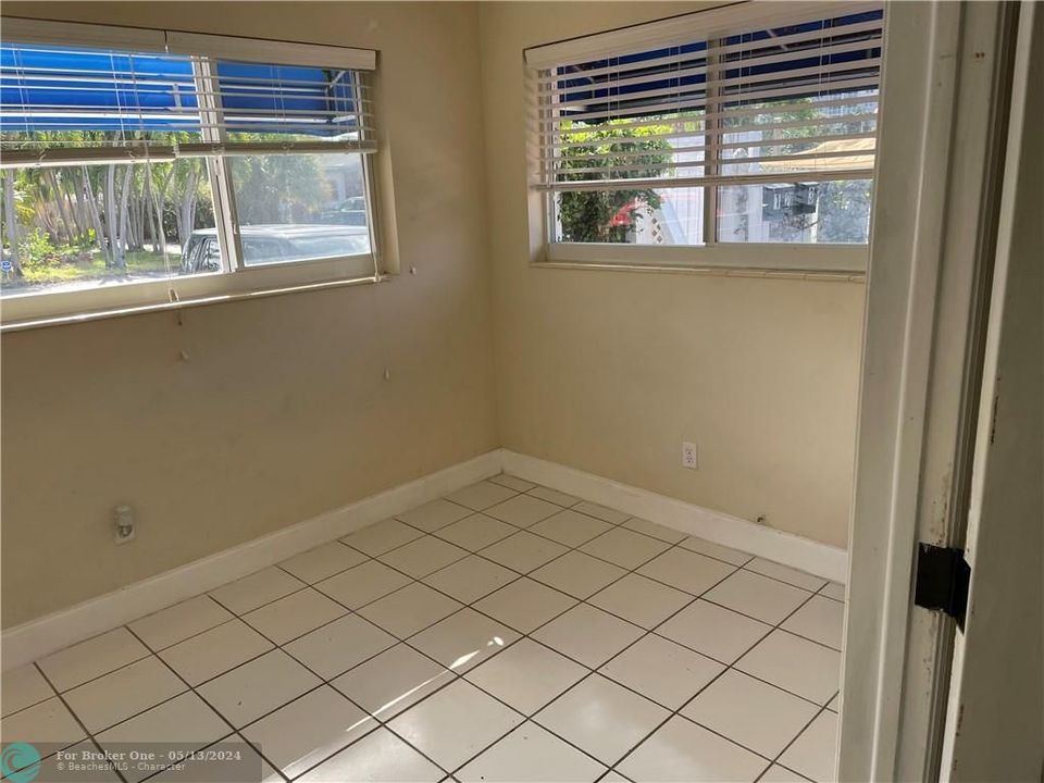 Recently Sold: $2,600 (2 beds, 2 baths, 1200 Square Feet)