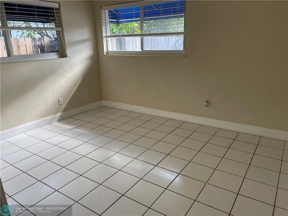 Recently Sold: $2,600 (2 beds, 2 baths, 1200 Square Feet)