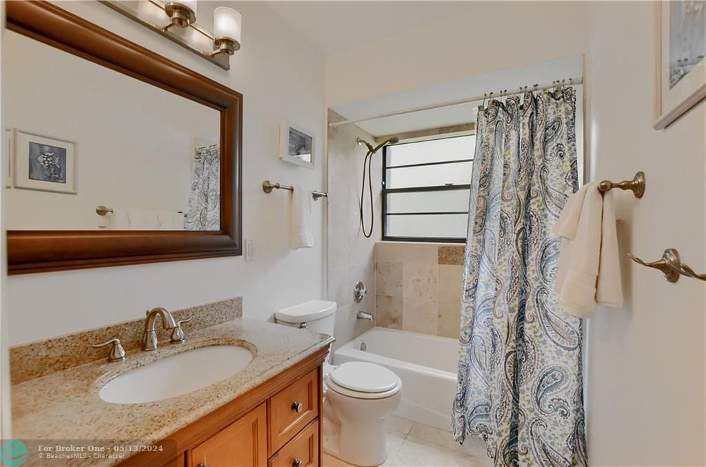Recently Sold: $600,000 (3 beds, 2 baths, 1817 Square Feet)