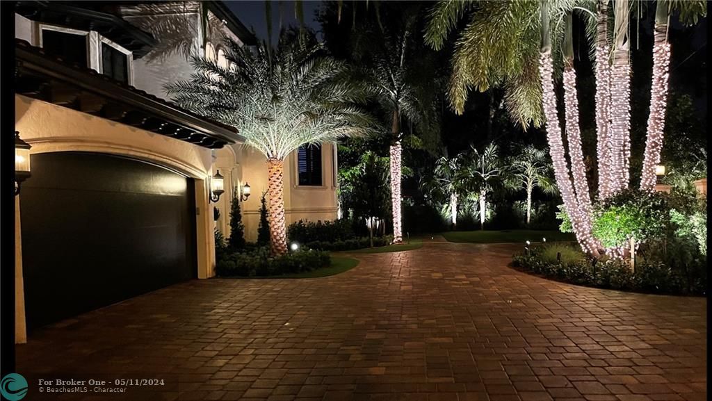 Recently Sold: $6,395,000 (5 beds, 6 baths, 6875 Square Feet)