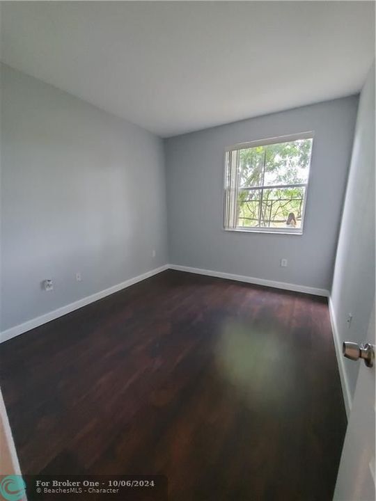 Recently Rented: $2,000 (3 beds, 2 baths, 1166 Square Feet)