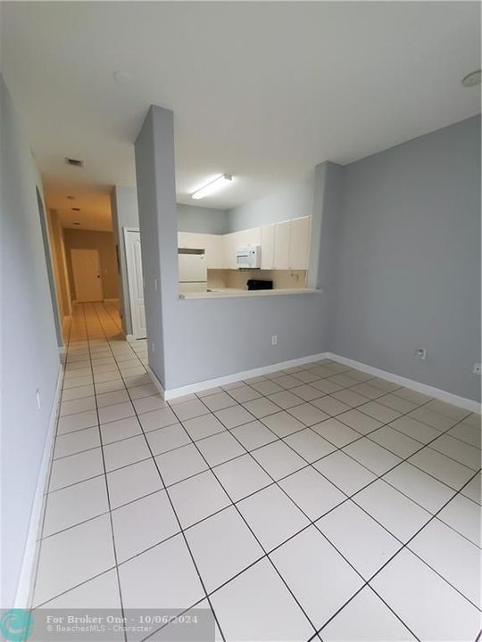 Recently Rented: $2,000 (3 beds, 2 baths, 1166 Square Feet)