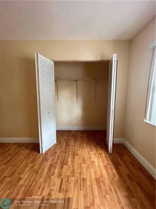 Active With Contract: $2,200 (2 beds, 2 baths, 1168 Square Feet)