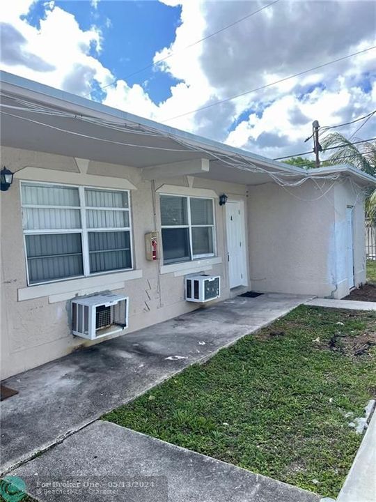 Recently Sold: $1,599 (2 beds, 1 baths, 721 Square Feet)