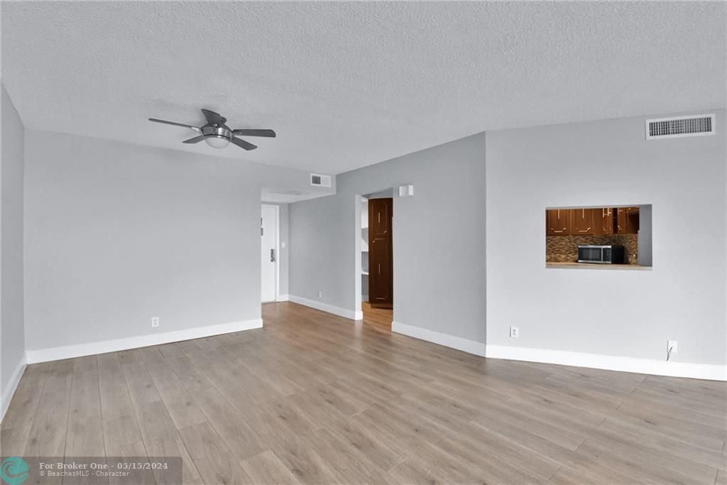Recently Sold: $225,000 (1 beds, 1 baths, 1130 Square Feet)