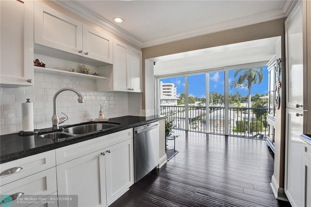 Recently Sold: $565,000 (2 beds, 2 baths, 1700 Square Feet)