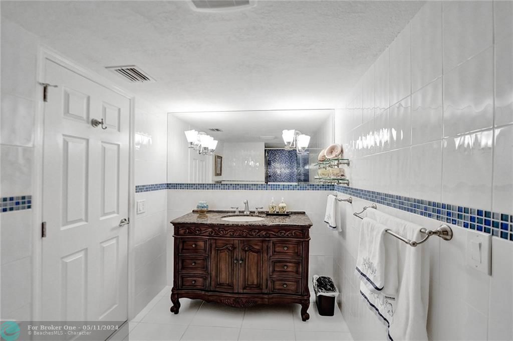 最近售出: $565,000 (2 贝兹, 2 浴室, 1700 平方英尺)