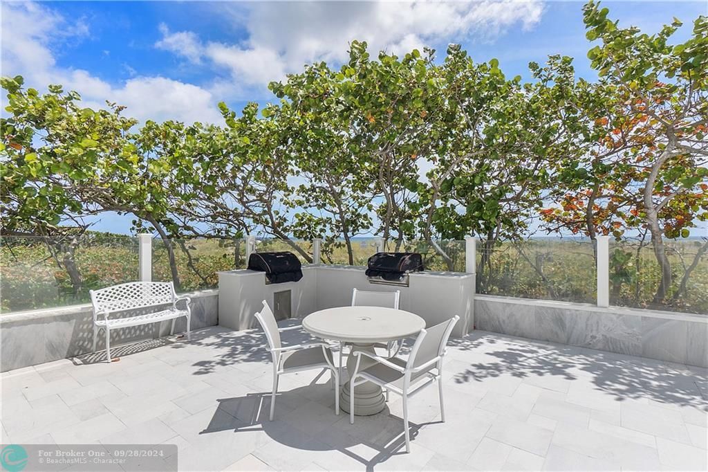 Recently Sold: $950,000 (1 beds, 1 baths, 1010 Square Feet)