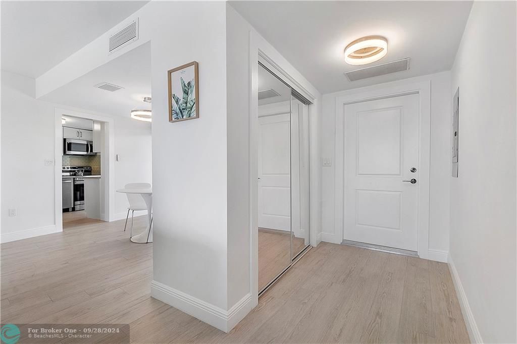 Recently Sold: $950,000 (1 beds, 1 baths, 1010 Square Feet)