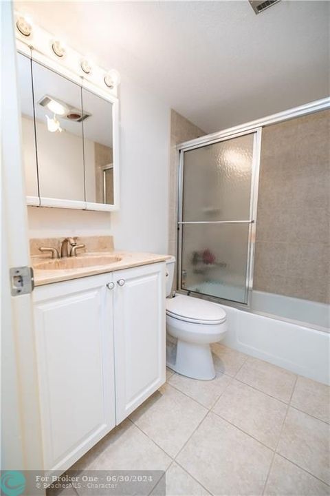 For Sale: $160,000 (2 beds, 2 baths, 824 Square Feet)
