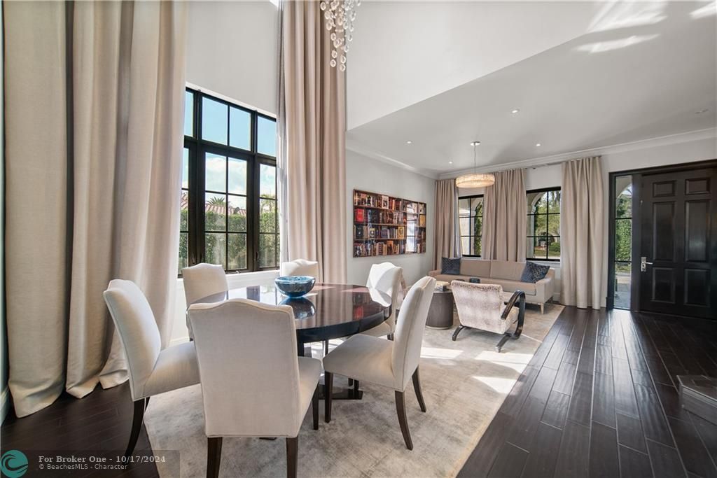 Recently Sold: $1,449,000 (5 beds, 3 baths, 2816 Square Feet)