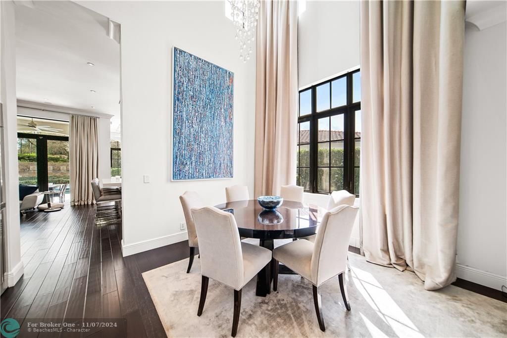 Recently Sold: $1,449,000 (5 beds, 3 baths, 2816 Square Feet)