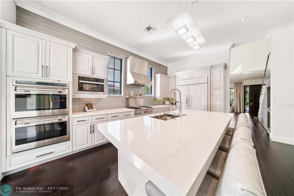 Recently Sold: $1,449,000 (5 beds, 3 baths, 2816 Square Feet)