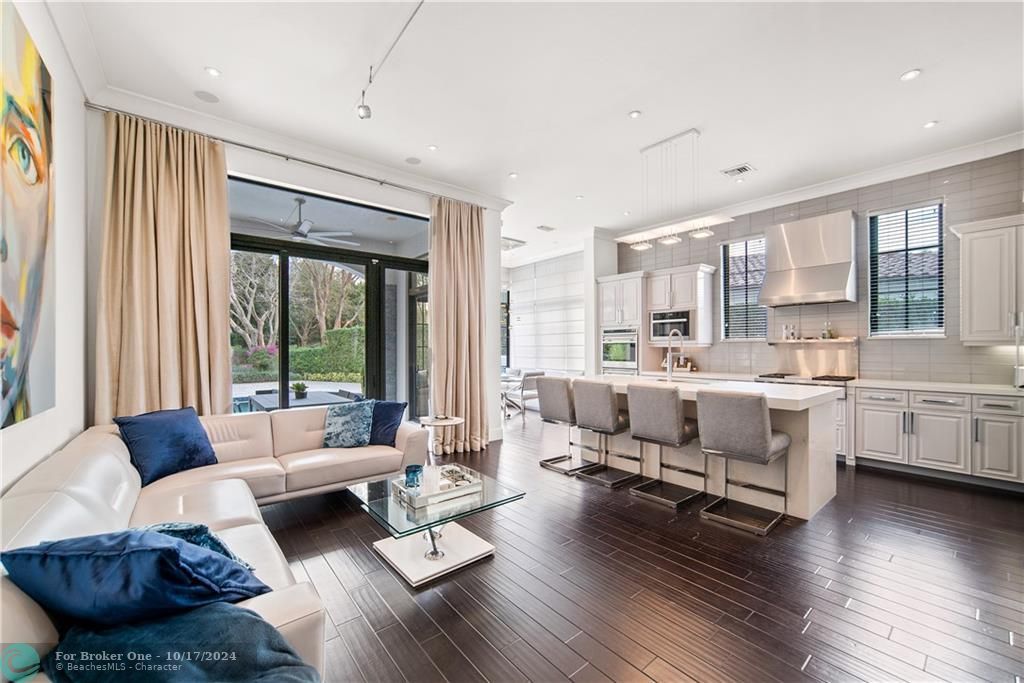 Recently Sold: $1,449,000 (5 beds, 3 baths, 2816 Square Feet)