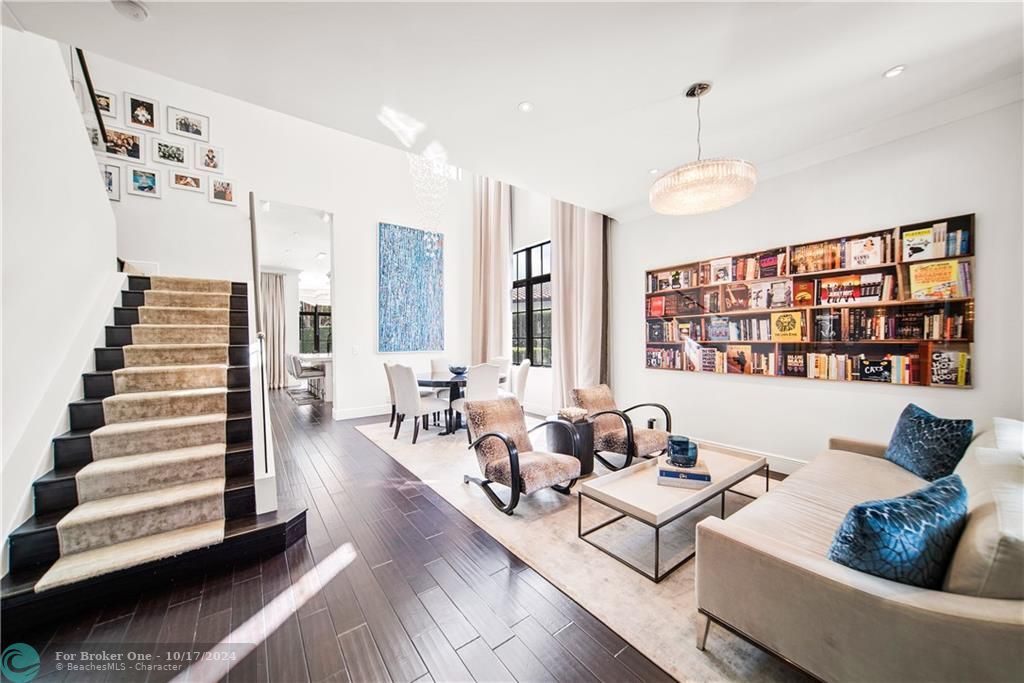 Recently Sold: $1,449,000 (5 beds, 3 baths, 2816 Square Feet)