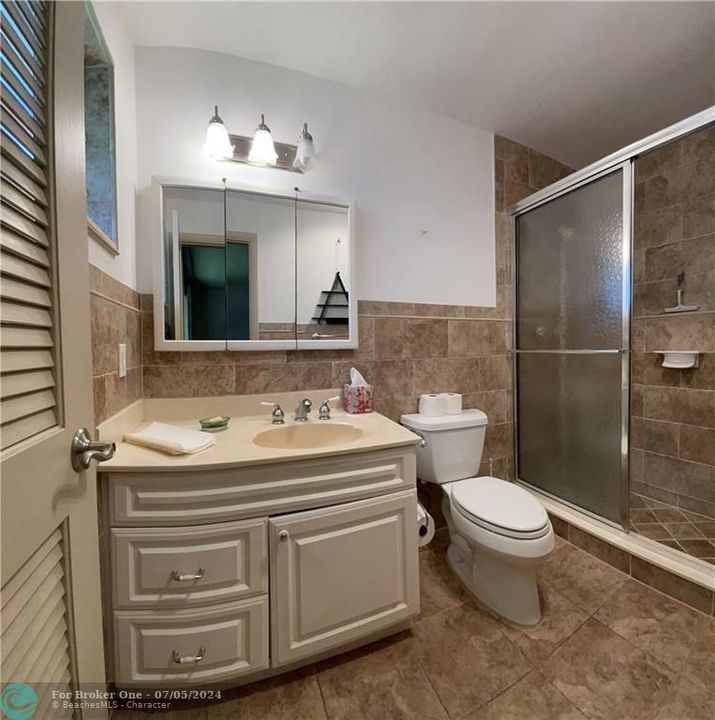 最近售出: $184,900 (2 贝兹, 2 浴室, 1100 平方英尺)