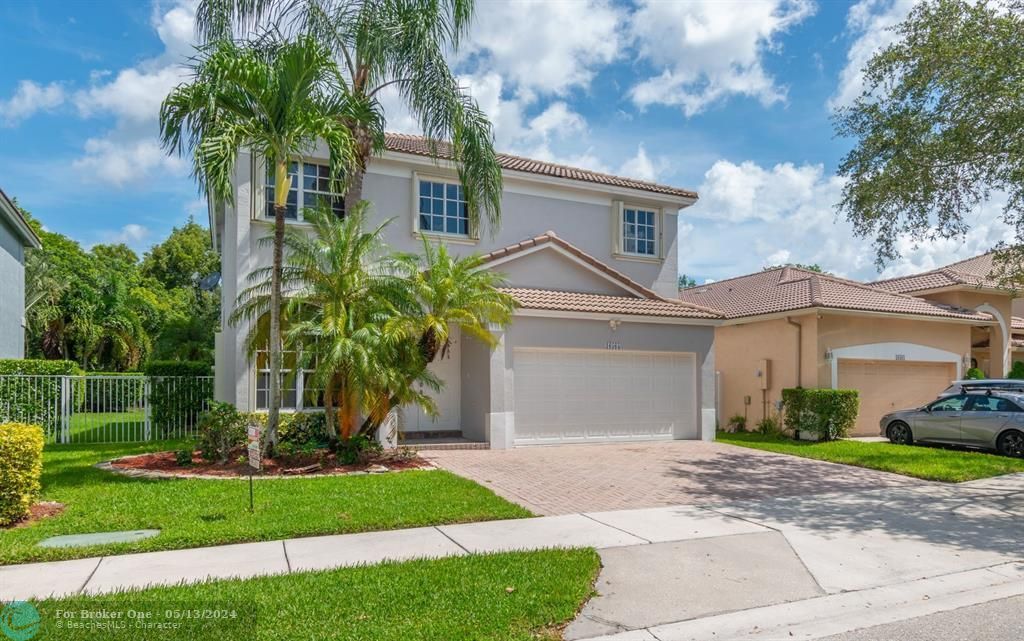 Recently Sold: $799,000 (4 beds, 2 baths, 2445 Square Feet)