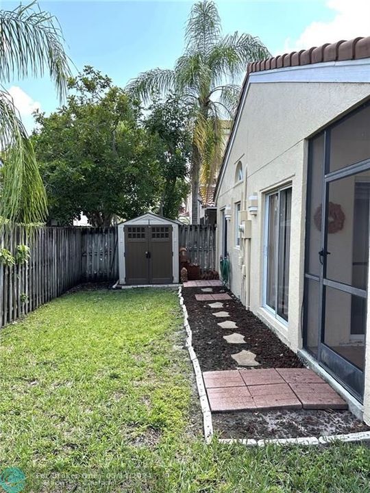 Recently Sold: $499,000 (3 beds, 2 baths, 1296 Square Feet)