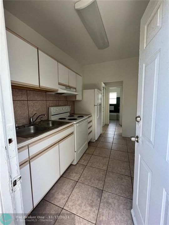 Recently Rented: $1,725 (1 beds, 1 baths, 475 Square Feet)