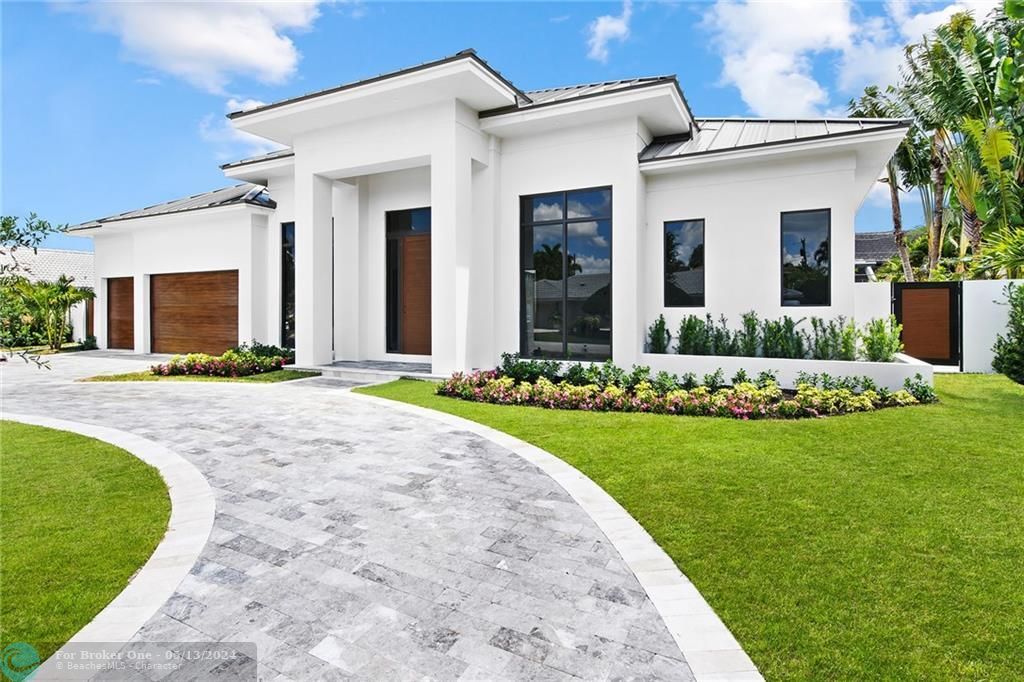 Recently Sold: $3,250,000 (4 beds, 4 baths, 2975 Square Feet)