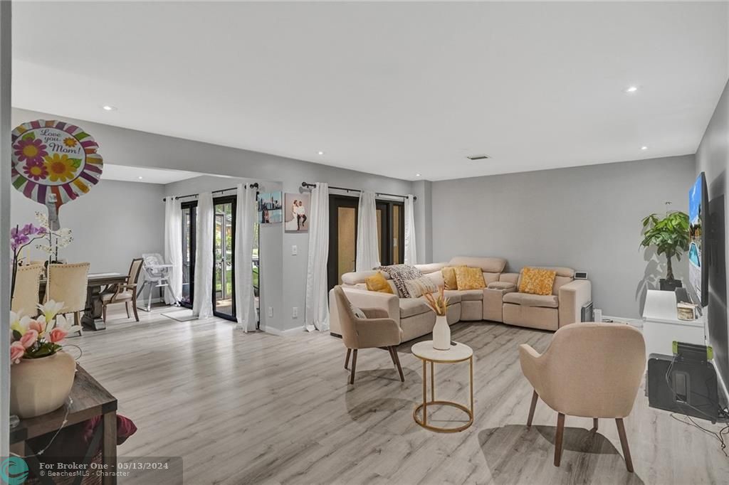 Recently Sold: $395,000 (3 beds, 2 baths, 1604 Square Feet)