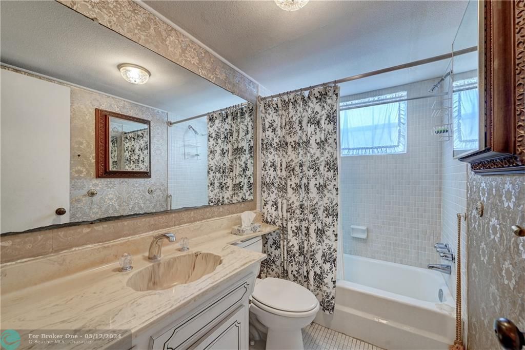 最近售出: $141,900 (2 贝兹, 2 浴室, 1086 平方英尺)