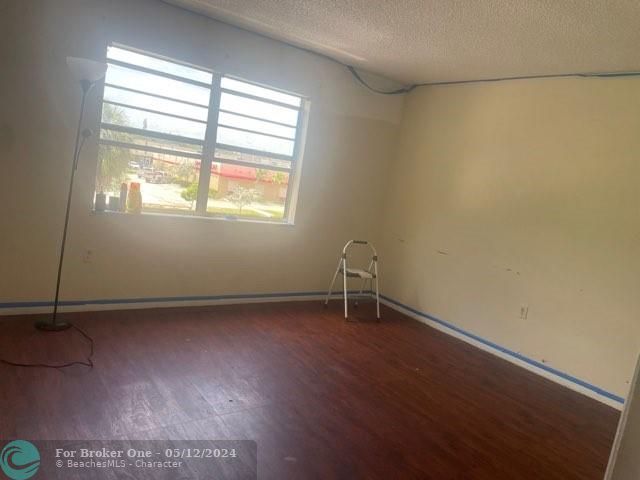 Recently Sold: $149,000 (1 beds, 1 baths, 693 Square Feet)