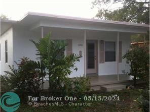 Recently Rented: $1,695 (2 beds, 1 baths, 720 Square Feet)